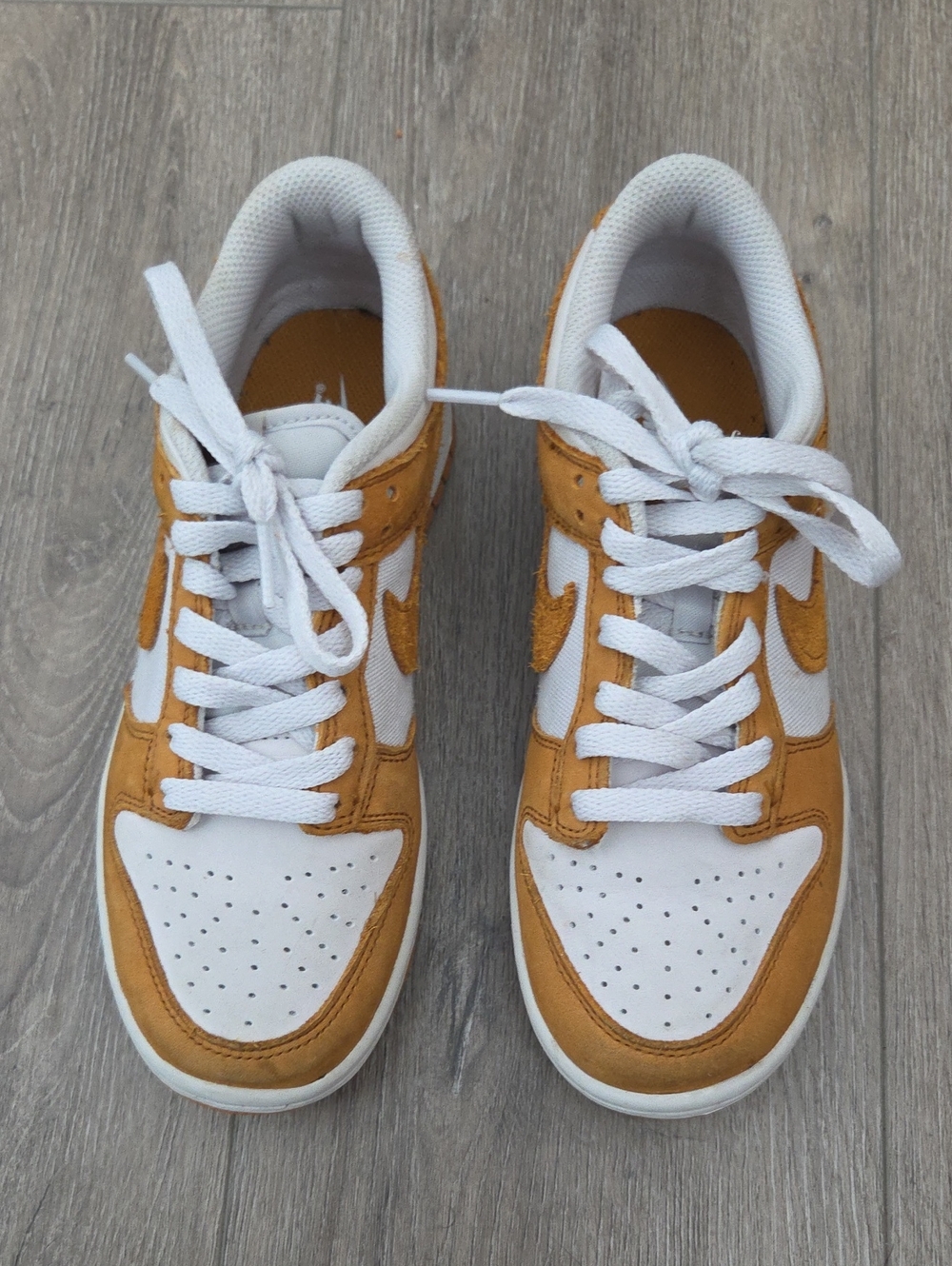 Nike Dunk Low GS Kids Low-Top Sneakers in Vase Grey/Desert Ochre 4.5Y